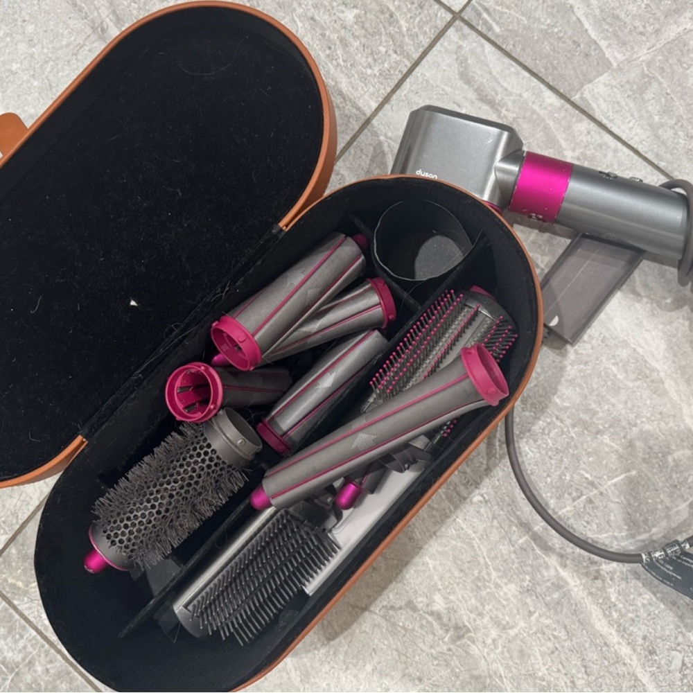 Dyson Air Wrap